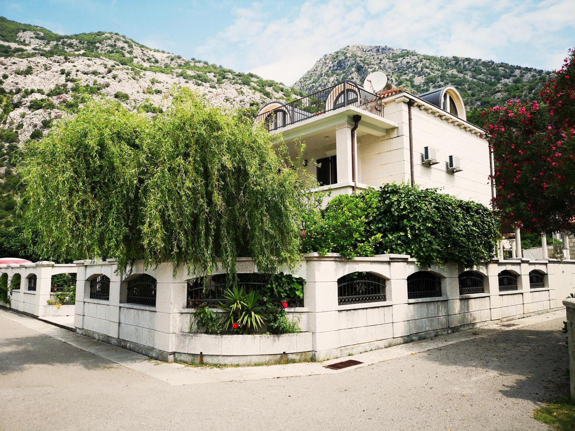 Villa Teuta Risan Exterior foto